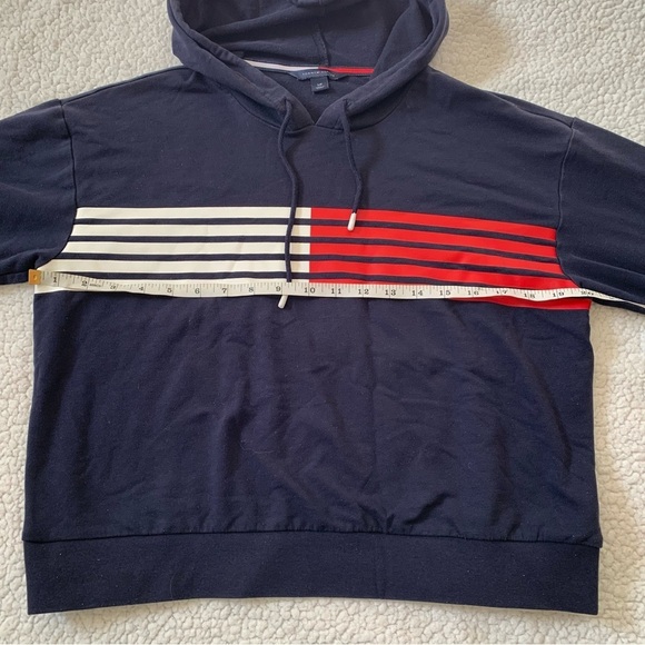 Tommy Hilfiger Women’s Cropped Hoodie - Picture 6 of 7